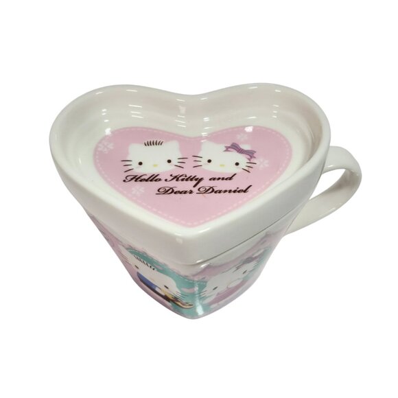 Vintage Sanrio Hello Kitty & Dear Daniel Valentine Heart Mugs with Lid/Dish 2011 - Picture 4 of 15